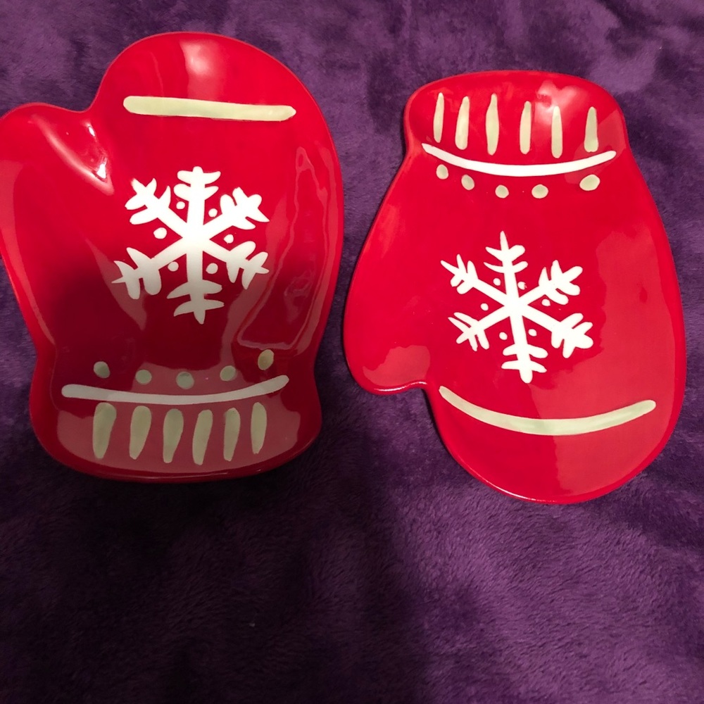 Glass Christmas mitten dishes